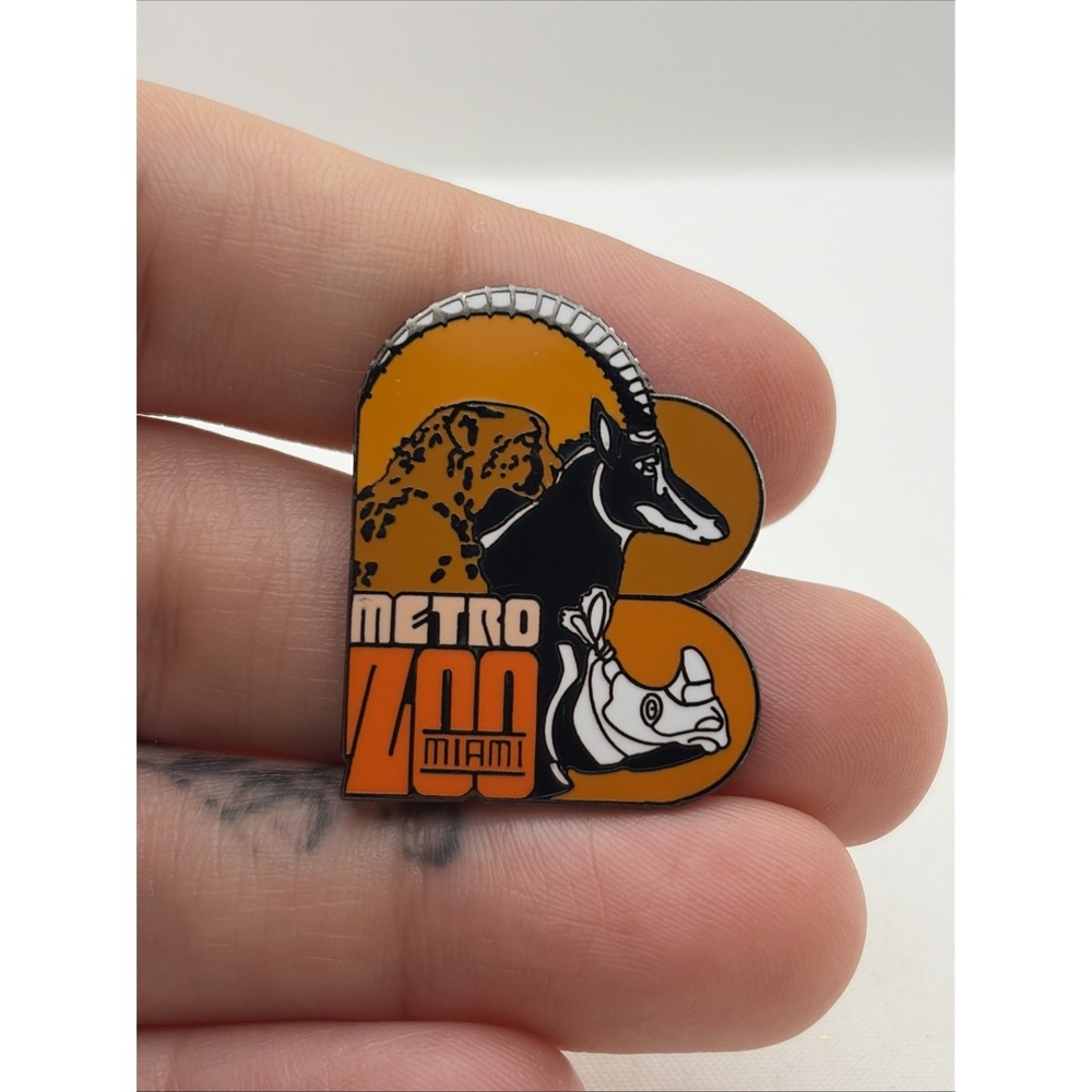 Metro Zoo Atlanta Georgia Cheetah Rhino Ibex Lapel Hat Pin